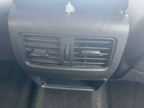Used 2024 Nissan Rogue S AWD/4WD image 22