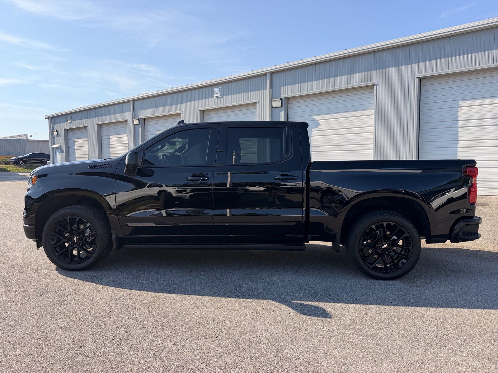 Used 2025 Chevrolet Silverado 1500 High Country w/ High Country Premium Package AWD/4WD image 9