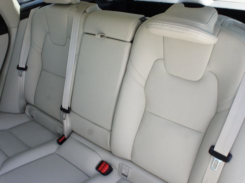 New 2025 Volvo XC60 B5 Plus w/ Protection Package Premier image 26