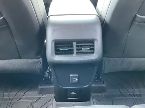 Certified 2019 Chevrolet Equinox Premier w/ LPO, Floor Liner Package AWD/4WD image 24