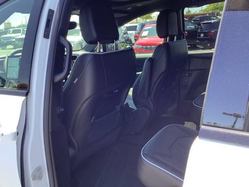 New 2027 Chrysler Pacifica Limited w/ S Appearance Package FWD image 27