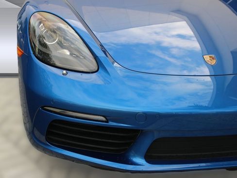 Used 2018 Porsche 718 Boxster image 11