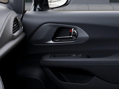 New 2026 Chrysler Pacifica Select image 25