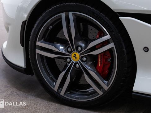 Used 2020 Ferrari Portofino RWD image 3