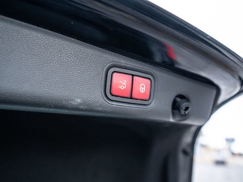 Used 2019 Mercedes-Benz E 450 4MATIC Sedan image 43