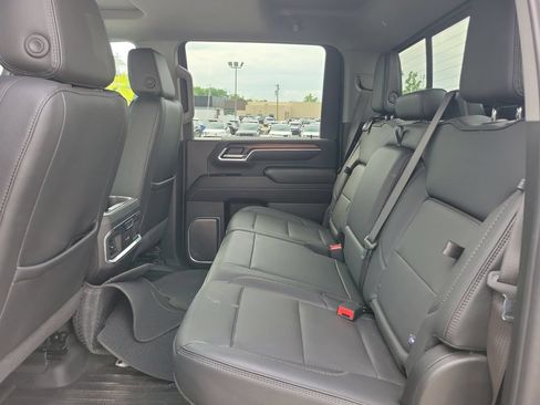 Used 2025 GMC Sierra 2500 Denali w/ Denali Reserve Package AWD/4WD image 13