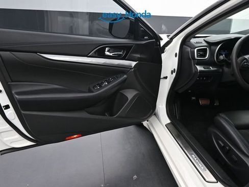 Used 2017 Nissan Maxima SR w/ Midnight Edition image 16