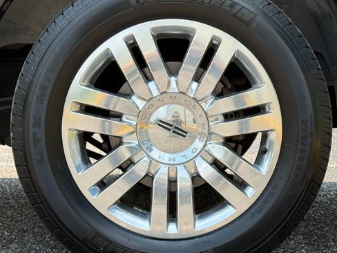 Used 2011 Lincoln Navigator 2WD w/ Monochrome Appearance Pkg image 26