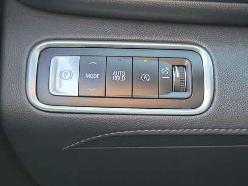 Used 2026 Buick Enclave Preferred image 18