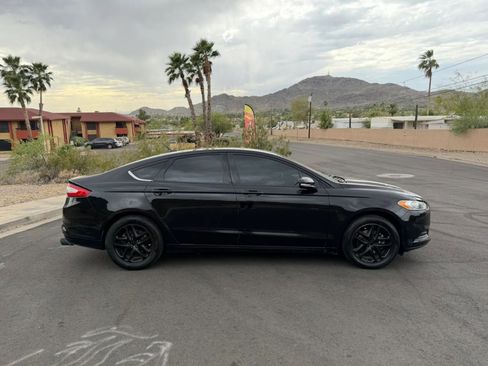 Used 2016 Ford Fusion SE image 6