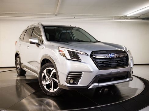 Used 2022 Subaru Forester Touring w/ Popular Package #2 AWD/4WD image 9