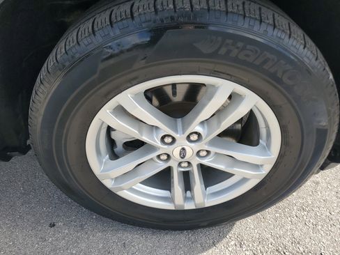 Used 2023 Ford Explorer XLT w/ Equipment Group 202A image 30