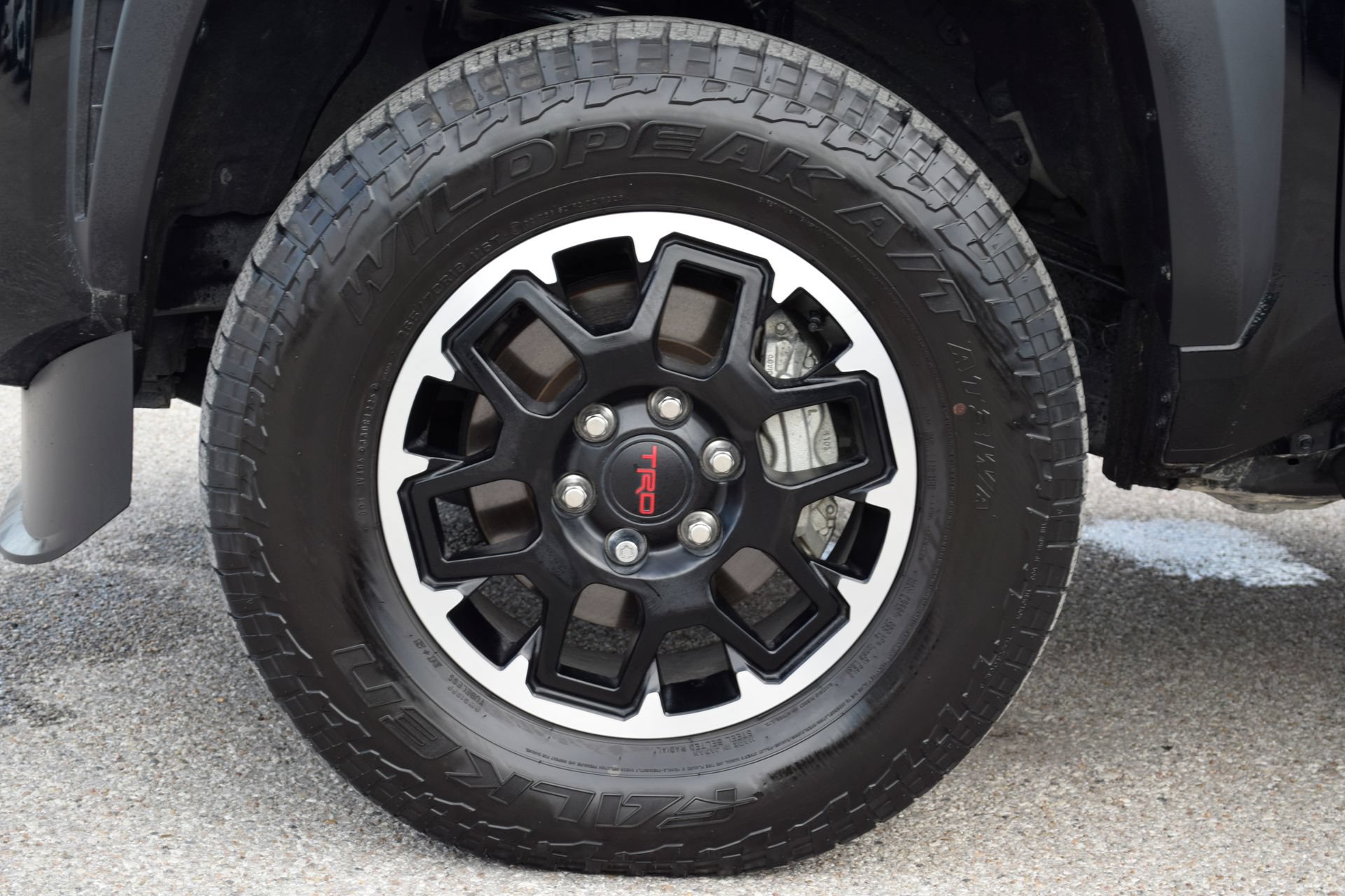 Used 2025 Toyota Tacoma TRD Off-Road AWD/4WD image 27