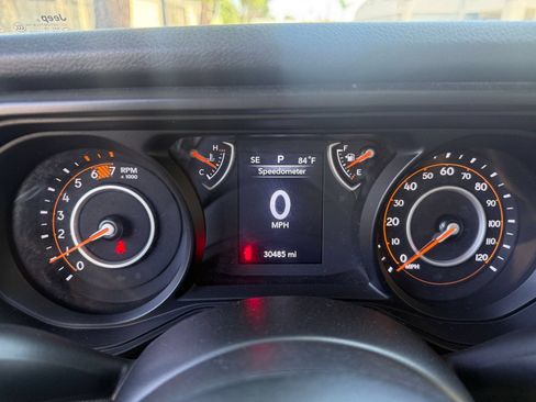 Used 2025 Jeep Wrangler Unlimited Sport AWD/4WD image 32