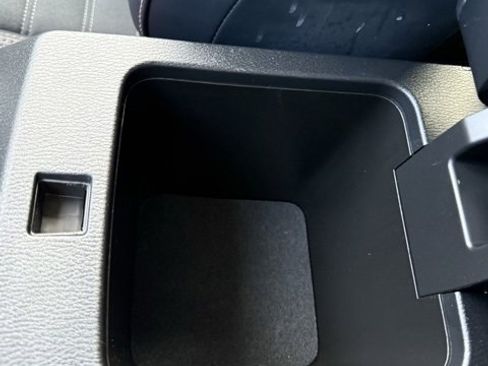 Used 2024 Mitsubishi Outlander SE image 38