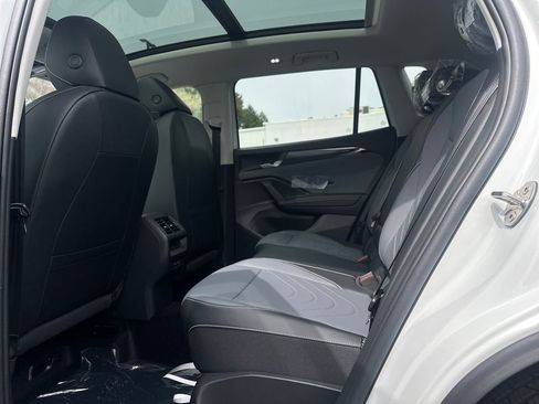 New 2026 Volkswagen Tiguan SE AWD/4WD image 14