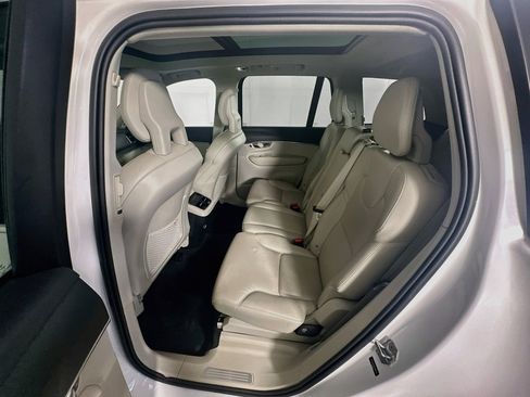 Used 2020 Volvo XC90 T6 Momentum AWD/4WD image 28