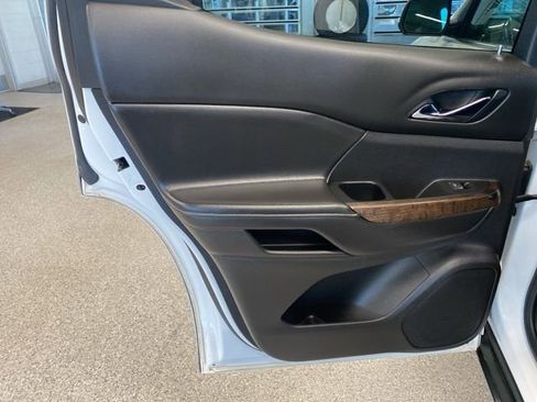 Used 2022 GMC Acadia Denali w/ Denali Technology Package image 37