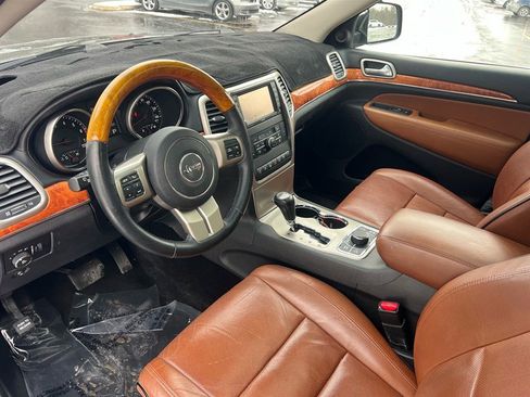 Used 2013 Jeep Grand Cherokee Overland image 32