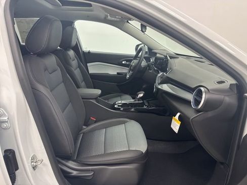 New 2026 Chevrolet Trax LT w/ Sunroof Package image 30