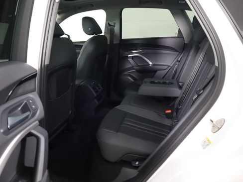 Used 2025 Audi Q5 Premium w/ Convenience Package image 23