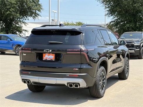 New 2026 Chevrolet Traverse Z71 w/ Enhanced Driving Package image 4