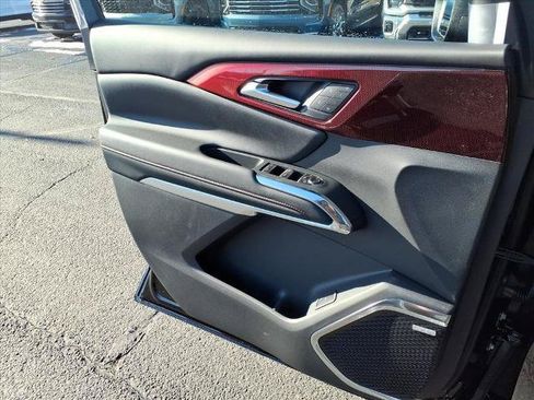New 2026 Chevrolet Traverse RS w/ LPO, Floor Liner Package FWD image 9