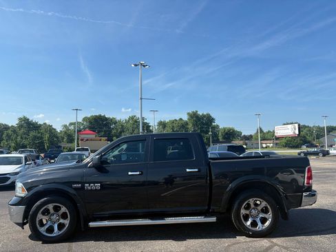 Used 2017 RAM 1500 Laramie RWD image 16