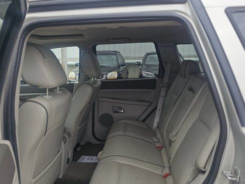 Used 2009 Jeep Grand Cherokee Overland image 7