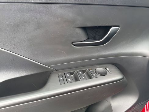 Used 2025 Hyundai Kona SEL image 24