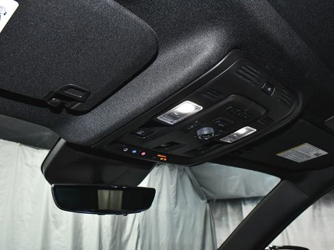 Used 2023 Cadillac Escalade Premium Luxury AWD/4WD image 38