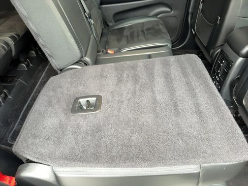 Used 2018 Dodge Durango GT image 28