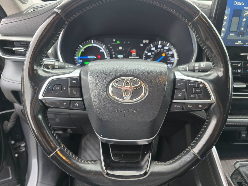 Used 2021 Toyota Highlander Platinum AWD/4WD image 21