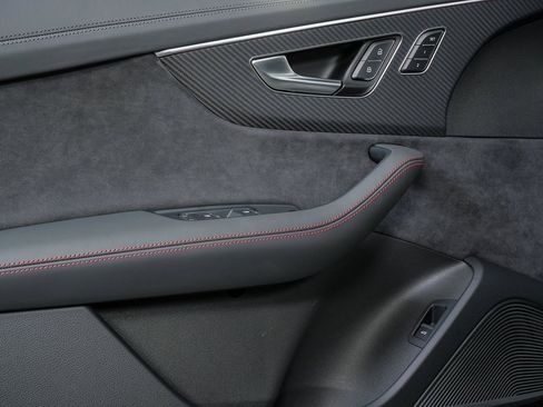 Used 2026 Audi SQ7 Prestige w/ S Sport Package image 6