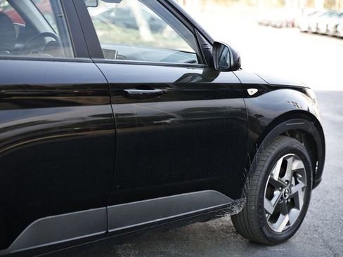 Used 2024 Hyundai Venue SEL image 7