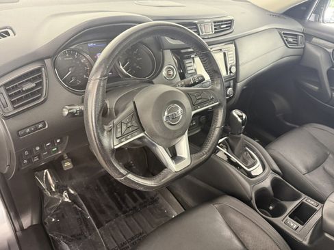 Used 2018 Nissan Rogue SL w/ Premium Package AWD/4WD image 15