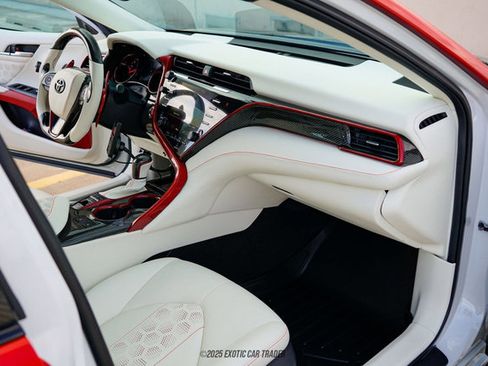 Used 2019 Toyota Camry XSE image 30