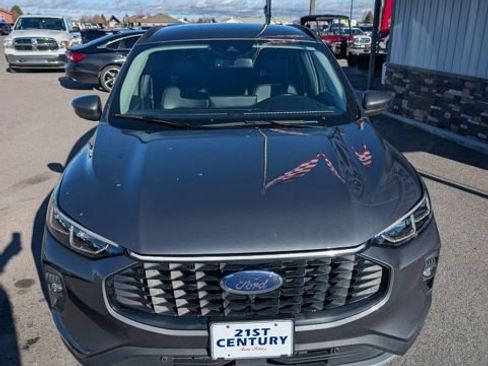 Used 2024 Ford Escape Platinum AWD/4WD image 2