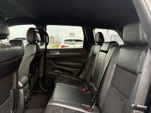 Used 2018 Jeep Grand Cherokee Altitude image 14