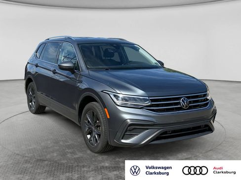 Used 2023 Volkswagen Tiguan SE FWD image 3