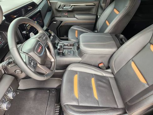 Used 2025 GMC Sierra 1500 AT4 w/ AT4 Premium Package AWD/4WD image 16