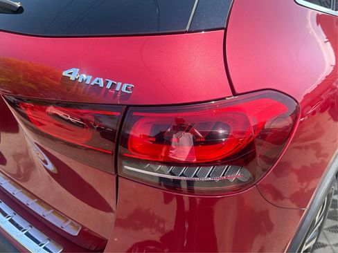 Used 2021 Mercedes-Benz GLA 250 4MATIC w/ Premium Package image 27
