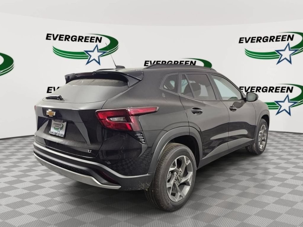 Used 2026 Chevrolet Trax LT w/ LT Convenience Package FWD image 5