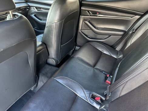 Used 2021 MAZDA MAZDA3 Hatchback w/Premium Plus Pkg image 11