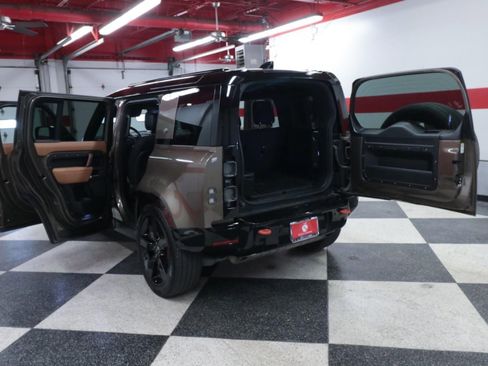 Used 2023 Land Rover Defender 110 X image 27