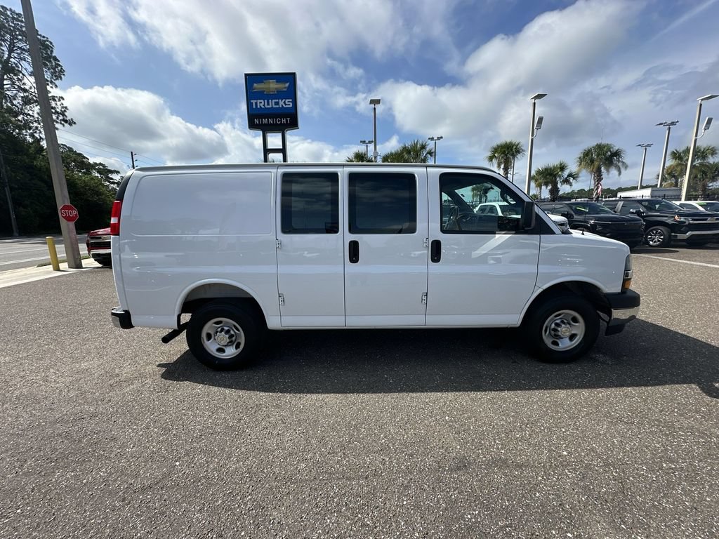 Used 2025 Chevrolet Express 2500 w/ Driver Convenience Package RWD image 17