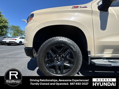 Used 2022 Chevrolet Silverado 1500 Custom Trail Boss AWD/4WD image 11