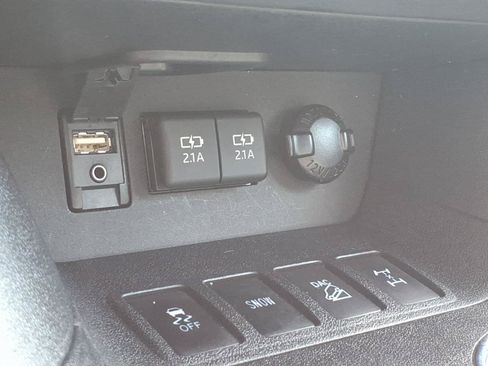 Used 2019 Toyota Highlander XLE AWD/4WD image 13