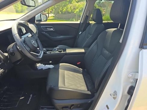 Used 2023 Nissan Rogue Platinum AWD/4WD image 5