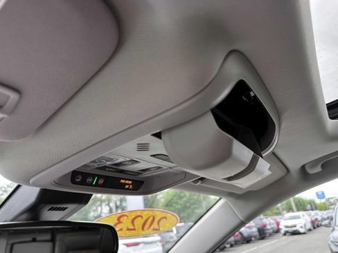 Used 2023 Chevrolet Equinox Premier AWD/4WD image 27